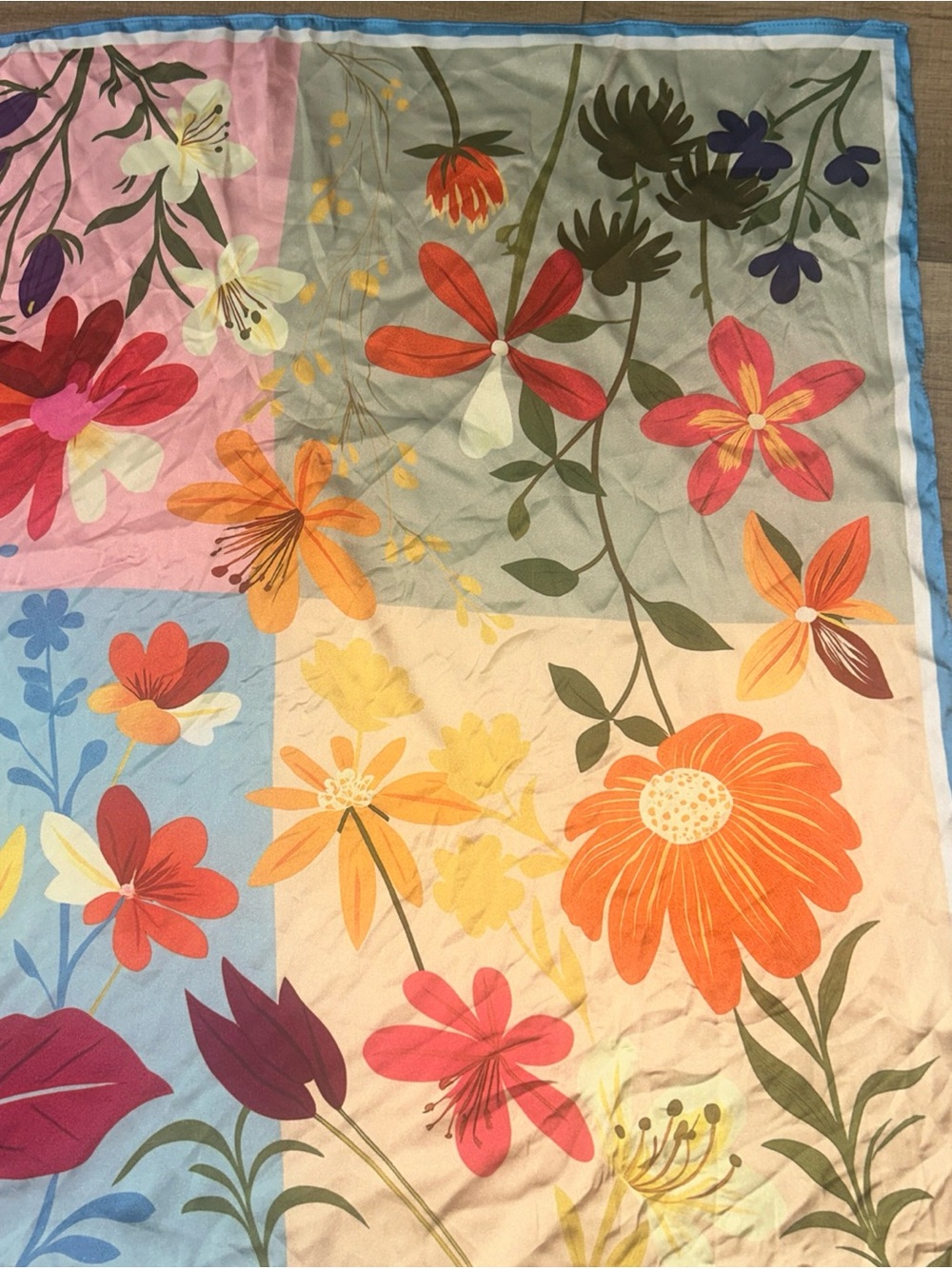 Floral Print Silky Scarf Vibrant Spring Summer Festival Garden 26 X 26 - Picture 3 of 7